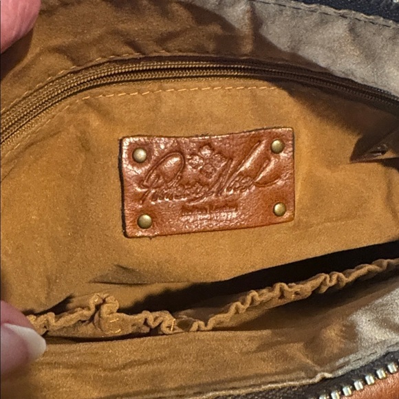 Patricia Nash  leather Crossbody bag cut out leather trim  brown large front poc - Picture 13 of 13